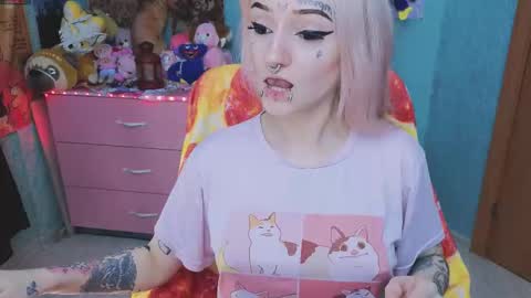 Manuela online show from November 2025 07:26:01 PM