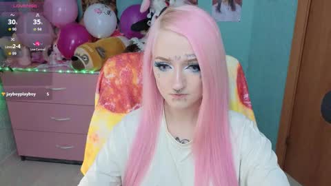 Manuela online show from December 2025 08:38:02 PM