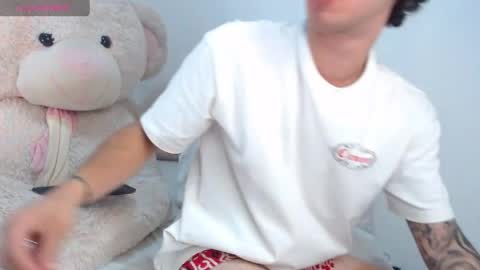 Snapshot of manuelr77 chatting on May 2026 03:01:01 AM Manuel online show from May 2026 03:01:01 AM