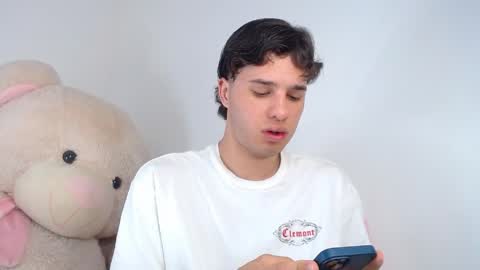 Snapshot of manuelr77 chatting on May 2026 07:08:02 PM Manuel online show from May 2026 07:08:02 PM