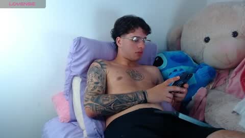 Snapshot of manuelr77 chatting on May 2026 07:02:02 AM Manuel online show from May 2026 07:02:02 AM