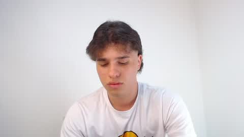 Snapshot of manuelr77 chatting on June 2026 02:24:02 AM Manuel online show from June 2026 02:24:02 AM