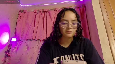 Snapshot of manumeow_ chatting on May 2026 12:18:01 AM Manu online show from May 2026 12:18:01 AM