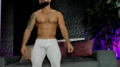 MAOFENIX online show from December 2025 07:11:01 PM