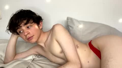 Snapshot of maplefroggy chatting on December 2024 10:00:01 PM Maple online show from December 2024 10:00:01 PM