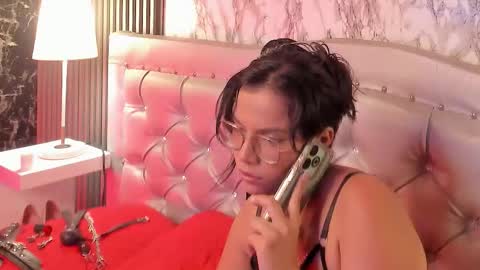 Mara  online show from November 2025 01:06:02 PM