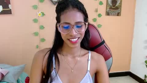 Snapshot of mara_summer chatting on April 2026 01:22:02 PM Mara 3 online show from April 2026 01:22:02 PM