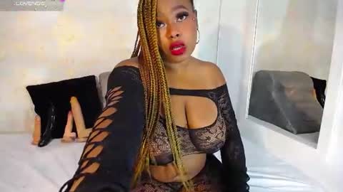 Snapshot of mara_thompsonn chatting on June 2026 12:42:02 PM mara_thompsonn online show from June 2026 12:42:02 PM