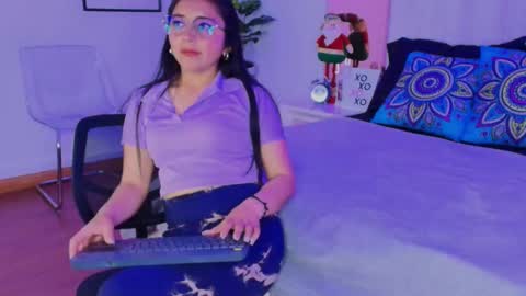 Mara online show from December 2025 08:26:02 PM