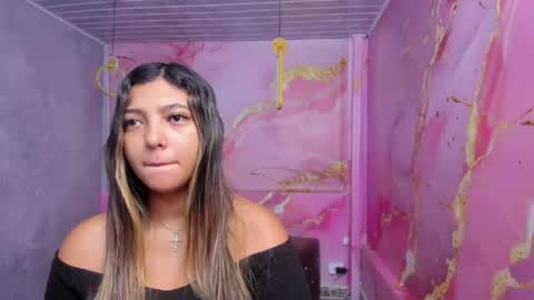 Snapshot of maraluna_ chatting on June 2026 12:09:01 PM Maraluna online show from June 2026 12:09:01 PM