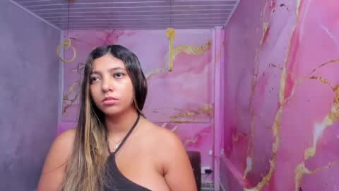 Snapshot of maraluna_ chatting on June 2026 11:22:02 AM Maraluna online show from June 2026 11:22:02 AM