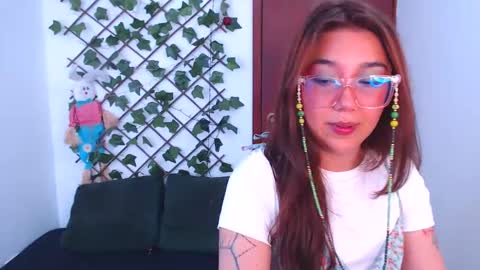 Snapshot of marce_bunny chatting on June 2026 06:23:02 PM Marcela online show from June 2026 06:23:02 PM