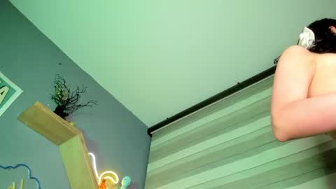 Marce  online show from December 2024 11:23:02 AM