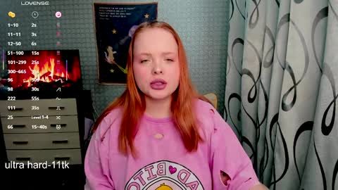 Snapshot of marcelinepeach chatting on April 2026 12:32:02 PM Sara online show from April 2026 12:32:02 PM