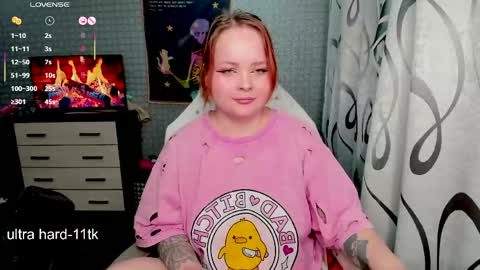 Snapshot of marcelinepeach chatting on May 2026 03:17:01 PM Sara online show from May 2026 03:17:01 PM