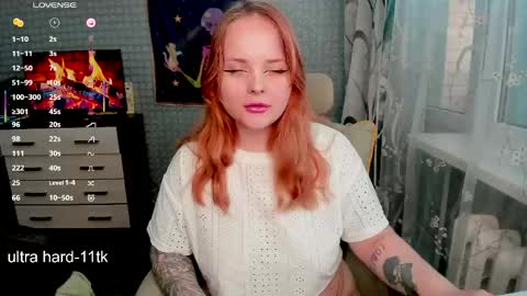 Snapshot of marcelinepeach chatting on May 2026 01:39:02 PM Sara online show from May 2026 01:39:02 PM