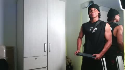 Snapshot of marcelo_dosantos77 chatting on April 2026 11:13:01 PM MARCELO online show from April 2026 11:13:01 PM