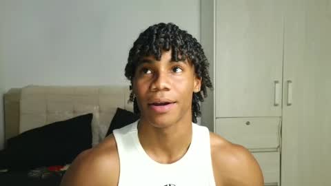 Snapshot of marcelo_dosantos77 chatting on May 2026 08:43:02 PM MARCELO online show from May 2026 08:43:02 PM