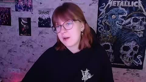 Snapshot of margaret_red chatting on May 2026 09:39:02 AM Margaret online show from May 2026 09:39:02 AM