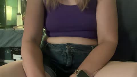 Snapshot of margolane chatting on May 2026 07:27:02 AM Elle online show from May 2026 07:27:02 AM