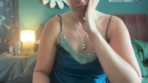 Snapshot of margolane chatting on May 2026 05:40:01 PM Elle online show from May 2026 05:40:01 PM
