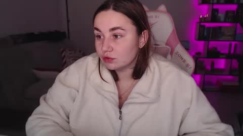 mari moore online show from December 2025 07:23:01 AM