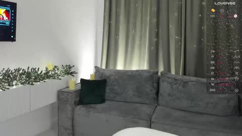 Snapshot of mari_nett chatting on December 2024 08:26:02 PM mari_nett online show from December 2024 08:26:02 PM