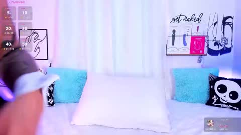 Mari Sweett  online show from October 2025 06:13:02 PM