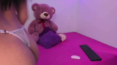 alejita  independent online show from September 2025 04:29:01 PM