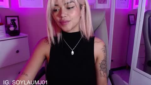 Snapshot of maria_jones chatting on November 2025 08:32:01 PM Instagram soymj01 online show from November 2025 08:32:01 PM