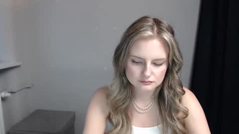 Maria  3 online show from December 2024 01:14:01 PM