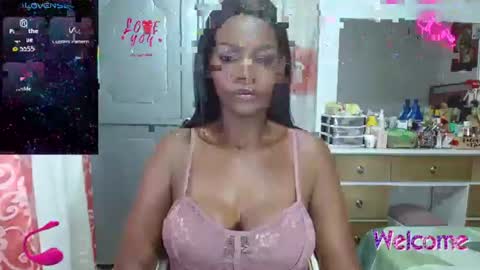 Snapshot of mariah_hellen chatting on July 2026 09:24:01 PM Alicia online show from July 2026 09:24:01 PM
