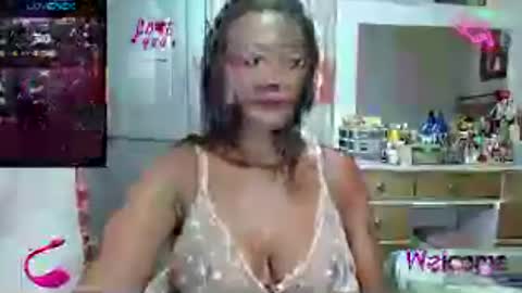 Snapshot of mariah_hellen chatting on July 2026 10:42:02 PM Alicia online show from July 2026 10:42:02 PM