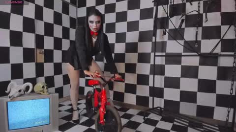 MARIA HERRERA  online show from October 2025 10:17:02 PM