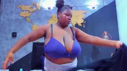 Snapshot of mariam__rossi chatting on October 2025 12:37:02 PM MARIAM online show from October 2025 12:37:02 PM