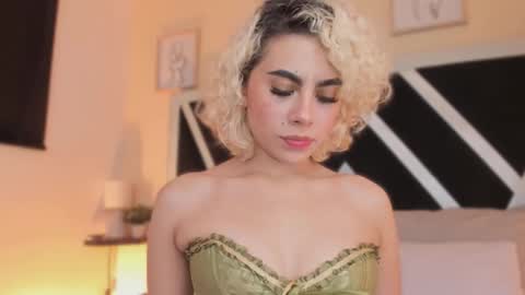 Marian online show from November 2025 03:04:01 AM