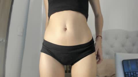 Snapshot of marian_skinny chatting on July 2026 01:37:01 PM Marian online show from July 2026 01:37:01 PM