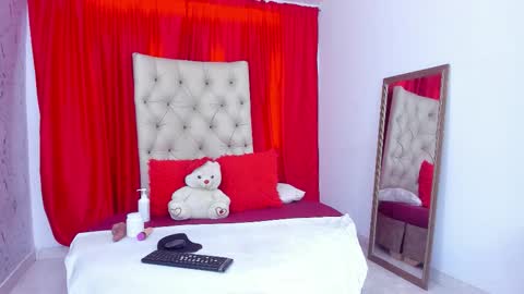 mariana_16_ online show from December 2025 05:08:02 PM