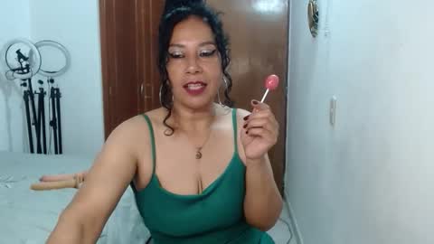 Snapshot of mariana_night chatting on April 2026 04:43:02 AM mariana_night online show from April 2026 04:43:02 AM