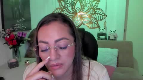 Snapshot of marianalopez81 chatting on February 2025 06:08:02 AM Mariana Lopez online show from February 2025 06:08:02 AM