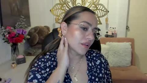 Snapshot of marianalopez81 chatting on February 2025 06:37:02 AM Mariana Lopez online show from February 2025 06:37:02 AM