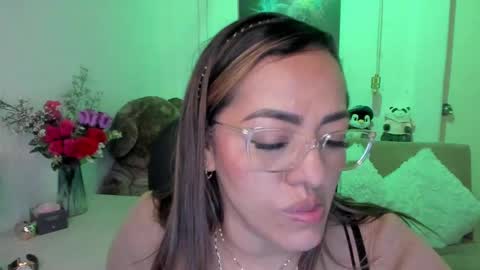 Snapshot of marianalopez81 chatting on February 2025 07:31:01 AM Mariana Lopez online show from February 2025 07:31:01 AM
