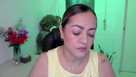 Snapshot of marianalopez81 chatting on February 2025 12:21:02 AM Mariana Lopez online show from February 2025 12:21:02 AM