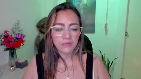 Snapshot of marianalopez81 chatting on March 2025 07:10:01 AM Mariana Lopez online show from March 2025 07:10:01 AM