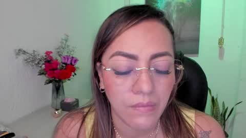 Snapshot of marianalopez81 chatting on March 2025 03:44:01 AM Mariana Lopez online show from March 2025 03:44:01 AM