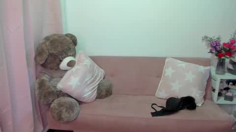 Snapshot of marianalopez81 chatting on March 2025 06:21:01 AM Mariana Lopez online show from March 2025 06:21:01 AM