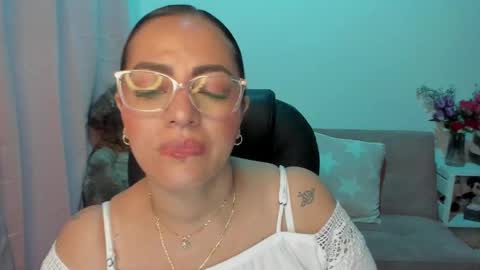 Snapshot of marianalopez81 chatting on March 2025 03:35:01 AM Mariana Lopez online show from March 2025 03:35:01 AM