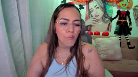 Snapshot of marianalopez81 chatting on October 2025 12:33:02 AM Mariana Lopez online show from October 2025 12:33:02 AM