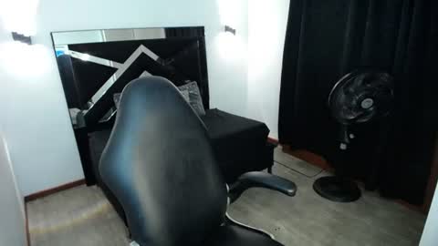 Snapshot of marianarojas_ chatting on June 2026 02:03:01 AM Mariana online show from June 2026 02:03:01 AM