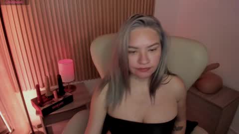 Marian Love  online show from March 2025 04:53:01 PM